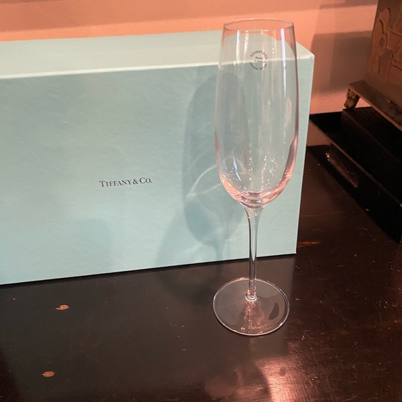 Pair Of Tiffany & Co Crystal Champagne Glasses With Original  TIFFANY & CO CHAMPAGNE FLUTE CRYSTAL NWT with TIFFANY BOX